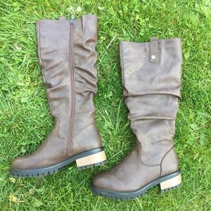 Knee High Boots with Chinky Heel